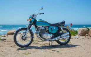 دراجة هوندا CB750 تكتسح المزادات.. كيف أصبحت الأغلى في تاريخ اليابان؟
