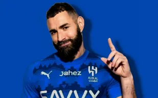 أول رسالة من بنزيما لجماهير الهلال السعودي بعد الانضمام رسميًّا