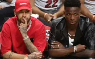 ليلة سلة ممتعة لنيمار وفينيسيوس تنتهي بكارثة في موقف السيارات