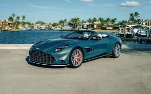 تحفة أستون مارتن Vanquish Volante Wave Edition في مزاد خيري