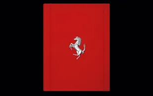 كتاب فيراري من "تاشن".. مقتنى نادر يجسد تاريخ الأسطورة الإيطالية (فيديو)