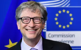 ماذا وراء قرار بيل غيتس المفاجئ بتعليق دعم مشاريع المناخ؟