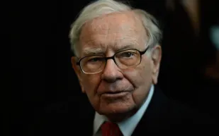 وارن بافت خارج قائمة أغنى 10 أشخاص في العالم.. من أطاح به من قائمة الأغنياء؟