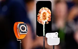 أبل تسرّع إطلاق أجهزتها الذكية بالذكاء الاصطناعي.. ما الذي تخفيه؟