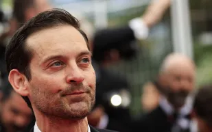 هل تسبب ليوناردو دي كابريو في تراجع بريق توبي ماغواير في هوليوود؟