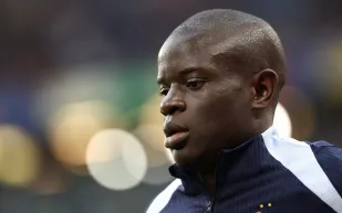 هل ينتقل نغولو كانتي إلى فنربخشة التركي؟ (فيديو)