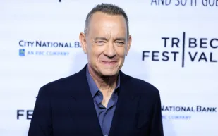 توم هانكس يستعد لتجسيد رئيس أمريكي في دور غير متوقع