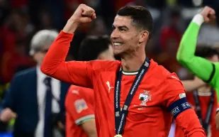 من الملاكمة إلى البيسبول.. من ينافس رونالدو على أعلى الأجور؟