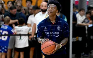 "آي شو سبيد" يطارد طائرة في إعلان "ميتا" لسوبر بول 2026 (فيديو)