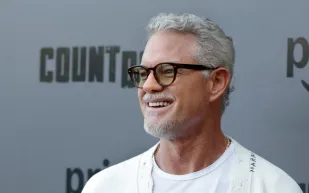وداعاً إيريك دين: نهاية رحلة "McSteamy" بعد 53 عاماً من الإبداع والتحدي