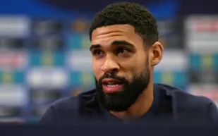 إصابة خطيرة تهز ميلان: لوفتوس-تشيك يغادر المباراة بعد تعرضه لحادث مرعب (فيديو)