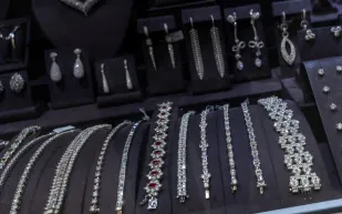 الفضة تسجّل ارتفاعًا في السعودية مع انتعاش الطلب العالمي