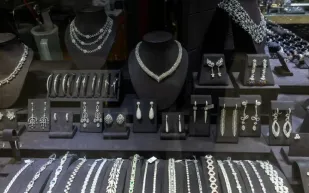 ارتفاع جديد في أسعار الفضة بالسعودية اليوم الأربعاء.. والأونصة تتجاوز 75 دولارًا