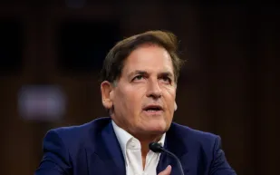 مارك كوبان يرد على إيلون ماسك حول علاقة المال بالسعادة