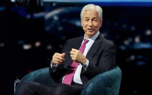 كيف يرى رئيس "جي بي مورغان" طفرة الذكاء الاصطناعي؟ 