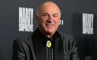 بين 2024 و2026.. كيف غيّر كيفن أوليري رؤيته للعمل لمدة 25 ساعة يوميًا؟