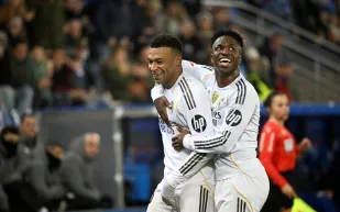 مطعم "61" السري.. مبابي وفينيسيوس يحوّلان تناغم المستطيل الأخضر إلى بيزنس 