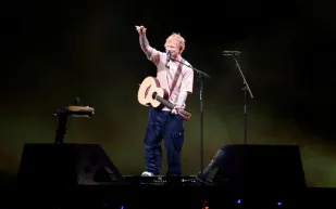 في عيد ميلاده الـ 35.. كم تبلغ ثروة إيد شيران؟