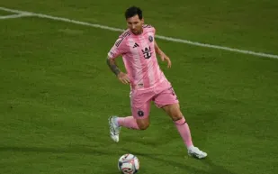 ميسي يفتح قلبه ويروي قصة قرار لم يندم عليه!