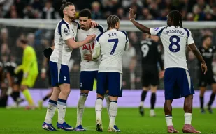 ركلة عقرب أسطورية تُعيد توتنهام للمواجهة وتهدد أحلام مانشستر سيتي (فيديو)