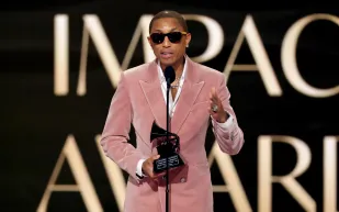 فاريل ويليامز يرفض التقاعد.. لماذا؟