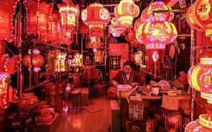 السنة الصينية الجديدة 2026.. تكنولوجيا "الدرون" تعيد إحياء أساطير الخيل القديمة (فيديو)