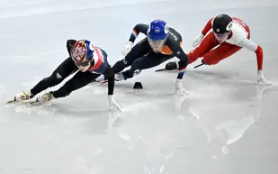 حادث دامي في دورة الألعاب الأولمبية الشتوية.. ماذا حدث لوجه كاميلا سيلير (فيديو)