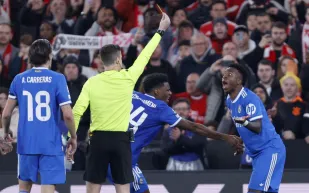 جوزيه مورينيو يعلّق على الأحداث المثيرة في مباراة بنفكيا ضد ريال مدريد (فيديو)