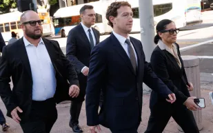 مارك زوكربيرغ في مواجهة قضائية حاسمة.. هل تنهار حماية شركات التقنية الكبرى؟