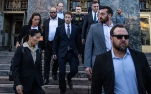 كيف رد زوكربيرغ على الاتهامات بشأن تأثير ميتا السلبي على الشباب؟