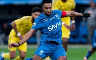 لغز رفض سالم الدوسري شارة قيادة الهلال.. غضب مكتوم أم حماس مفرط؟ (فيديو)