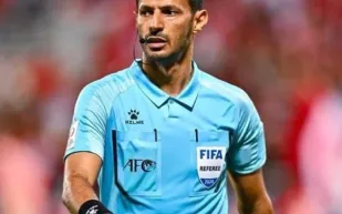 جماهير بيرسيب باندونغ تهاجم الحكم السعودي بعد مباراة دوري أبطال آسيا.. ما القصة؟ (فيديو)