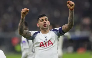 كريستيان روميرو مدافع توتنهام هدفًا لعملاقي إسبانيا.. ماذا كتب على إنستغرام؟