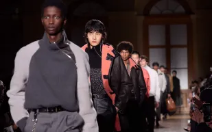 جلد التمساح يتألق في أحدث عروض Hermès للرجال