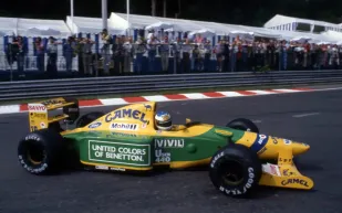 سيارة "الشرارة الأولى" لمايكل شوماخر تباع بملايين اليورو (فيديو)