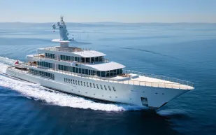 يخت "موساشي" يكشف جانبًا من حياة لاري إليسون.. فما سر التسمية؟ (فيديو)