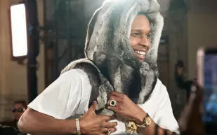  آيساب روكي يغيّر قواعد اللعبة في أسبوع نيويورك للموضة (فيديو)