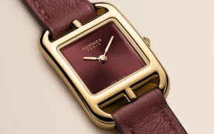 ساعة Hermès فاخرة بحجم أصغر.. ماذا تقدم Cape Cod Mini؟