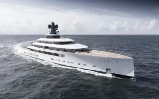 يخت "Pi".. تفاصيل ومواصفات سفينة هوارد شولتز الخاصة بـ300 مليون دولار (فيديو)