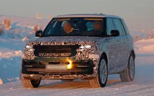 أول تحديث لرينج روفر منذ أربع سنوات.. ما الجديد الذي تقدمه؟ (فيديو)