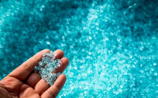 اللمس عن بُعد: اكتشاف علمي يكشف عن حاسة سابعة لدى البشر