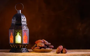 ماذا يبطل صيام الرجل في رمضان؟