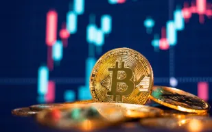 بعد خسائر شهرية كبيرة.. بيتكوين تحافظ على هذا المستوى 