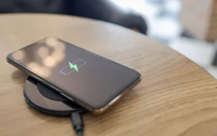 شحن أسرع من أي وقت مضى.. كيف يغيّر Swippitt مستقبل الهواتف؟