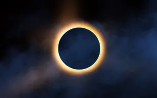 ظاهرة فلكية نادرة ترافق تحرّي هلال رمضان غدًا