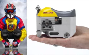 أصغر دراجة نارية في العالم.. كيف احتفظت بالرقم القياسي لـ20 عامًا؟ (فيديو)