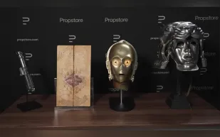 عرض قطع من فيلمي  "Jaws" و"Star Wars" في مزاد  بـ 9 ملايين دولار