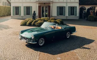 سيارة فيراري 250 GT Cabriolet Series II النادرة تعود: كنز كلاسيكي يُعرض في مزاد موناكو
