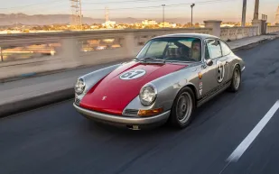 "ماغنوس ووكر" يطرح مجموعته النادرة من بورشه في مزاد عالمي