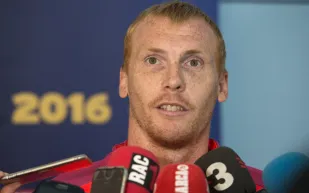 لاعب برشلونة السابق يتحول إلى بائع بعد معاناته من الاكتئاب!